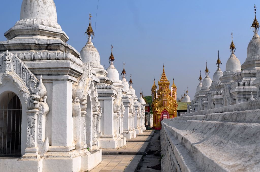Myanmar: Kuthodaw Pagoda